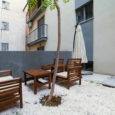 Lykabettus Gem With Yard And Parking Appartement Athènes